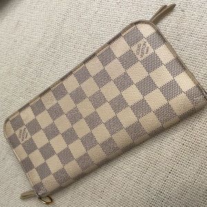 Louis Vuitton Sarah Wallet in white Damier Azur